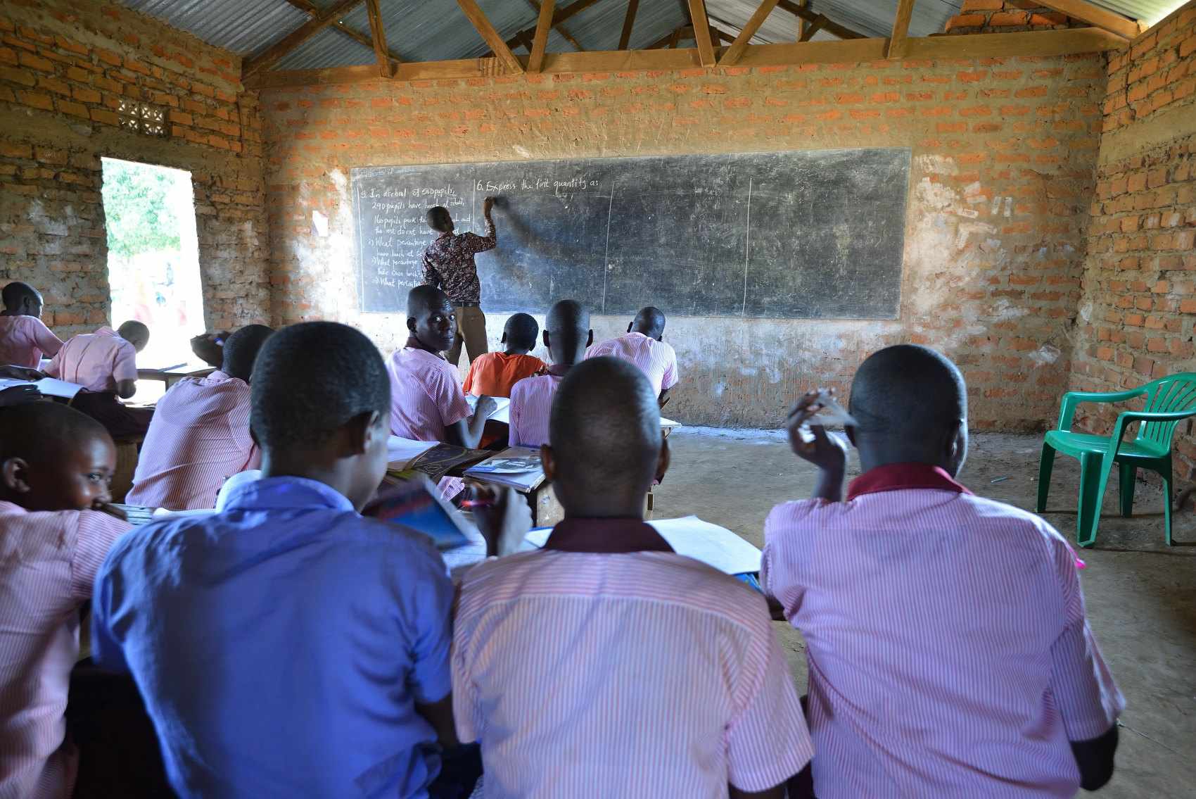 Besprechung in Adyangowe Nursery & Primary School